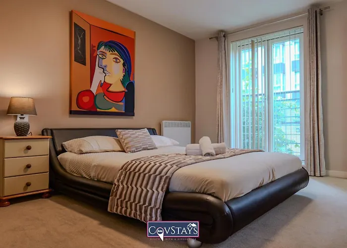 Triumph House - 3-Bed 2-Bath Apartment In Coventry City Centre By Covstays